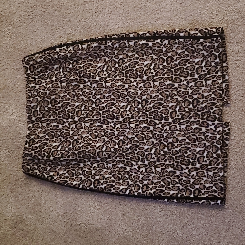 White House Black Market Leopard Pencil Skirts sz 2